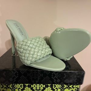 New mint/green cape Robbin heels